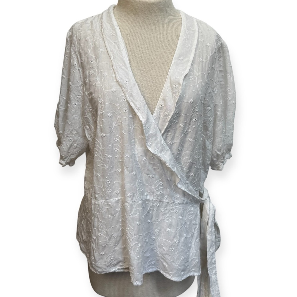 Old Navy Ruffle Tie Belt Embroidered Wrap Top XL NWT